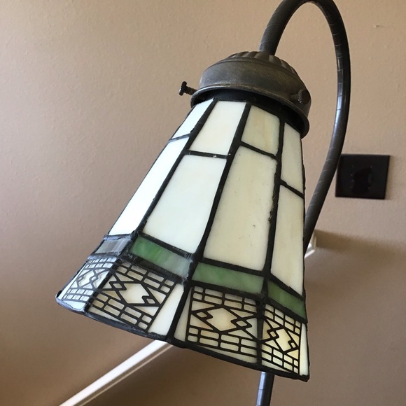 Tiffany Style Art Nouveau Stained Glass Gooseneck Desk Lamp - Picture 4 of 8